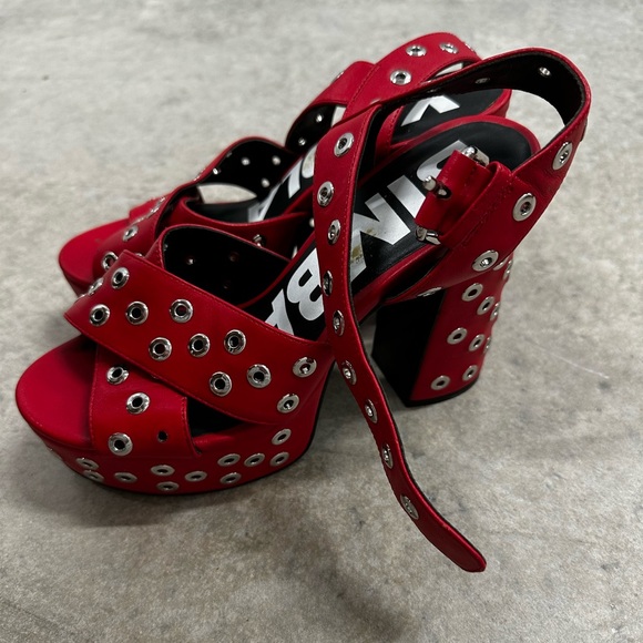 Bimba y Lola Red Leather Platform Pumps Heels with Silver Studs - Picture 4 of 5